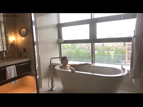 ❤️ Une énorme nana se branlant passionnément la chatte dans la salle de bains Porno de qualité at us fr.kutjeporno.ru ❌❤